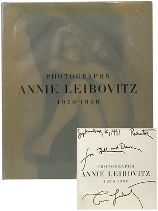 Item #2349546 Annie Leibovitz: Photographs, 1970-1990. Annie Leibovitz